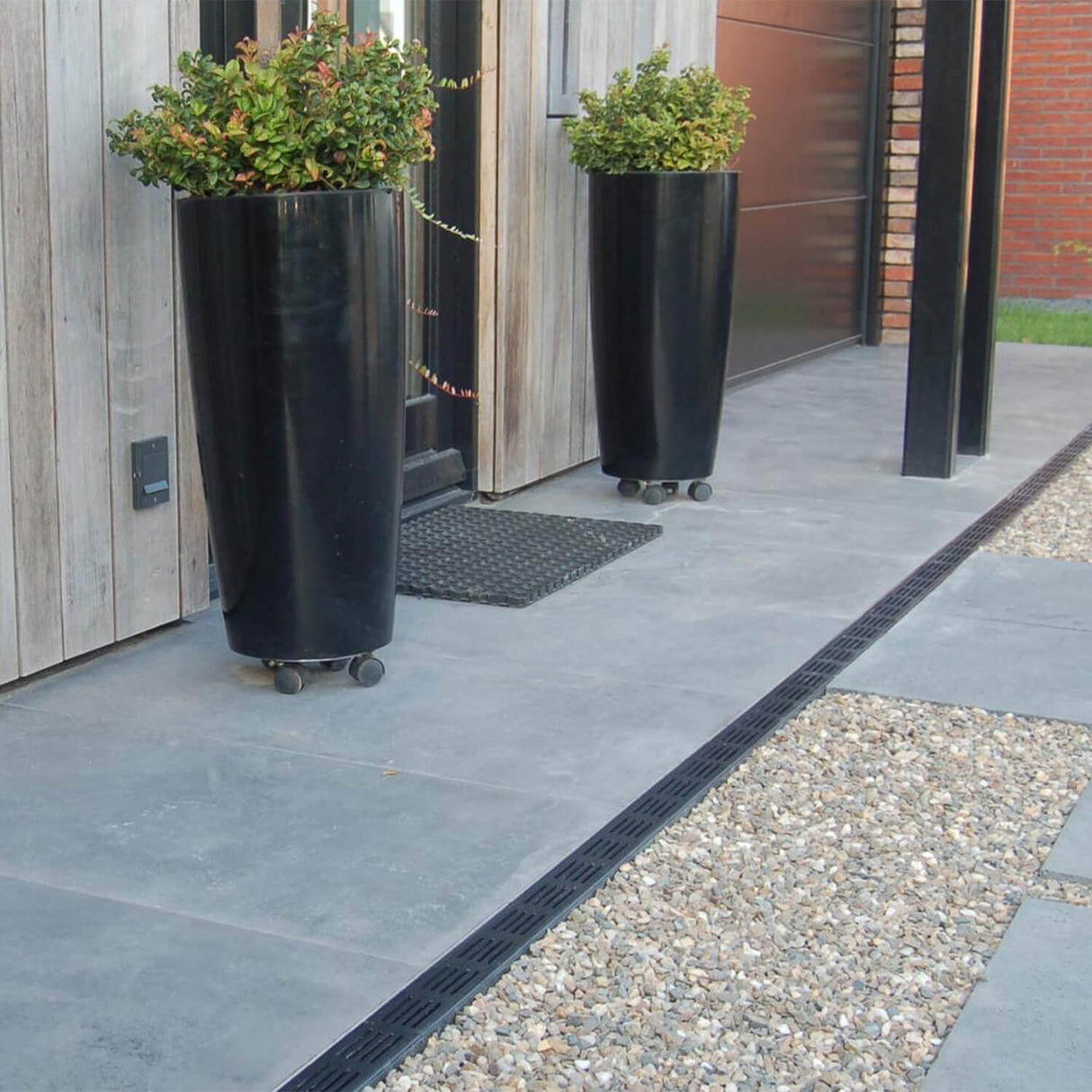 Alusthetic Threshold Channel Drain with Aluminium Grating - 1000mm - Trusted Building Supplies