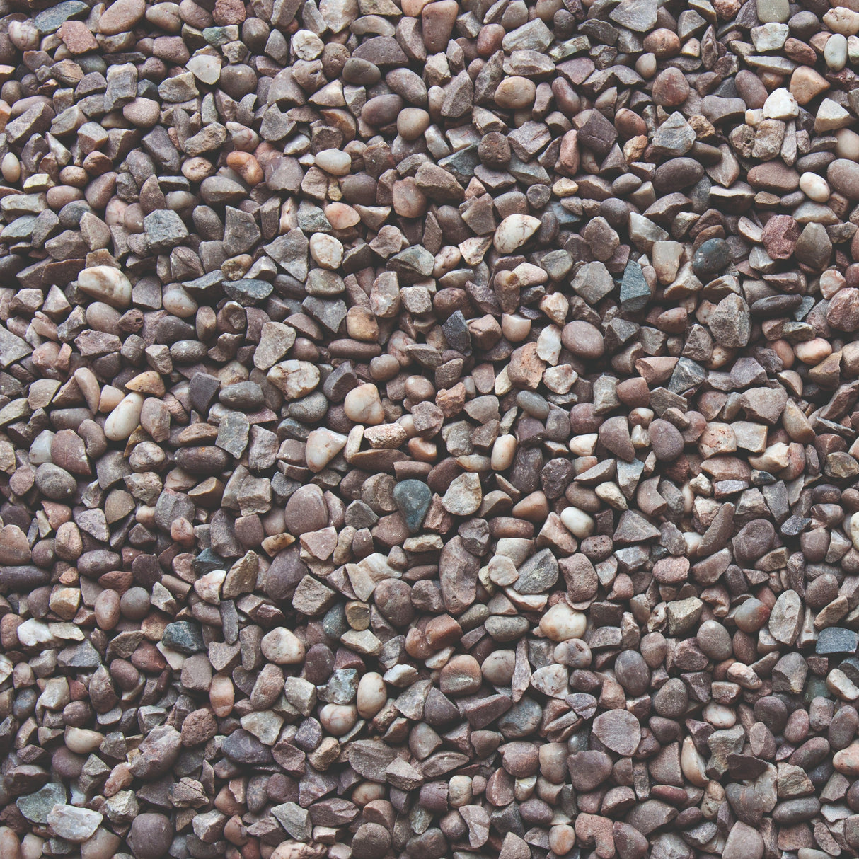 Bowland Stone Decorative 14 - 20mm Huntleywood Chippings Bulk Bag - Trusted Building Supplies