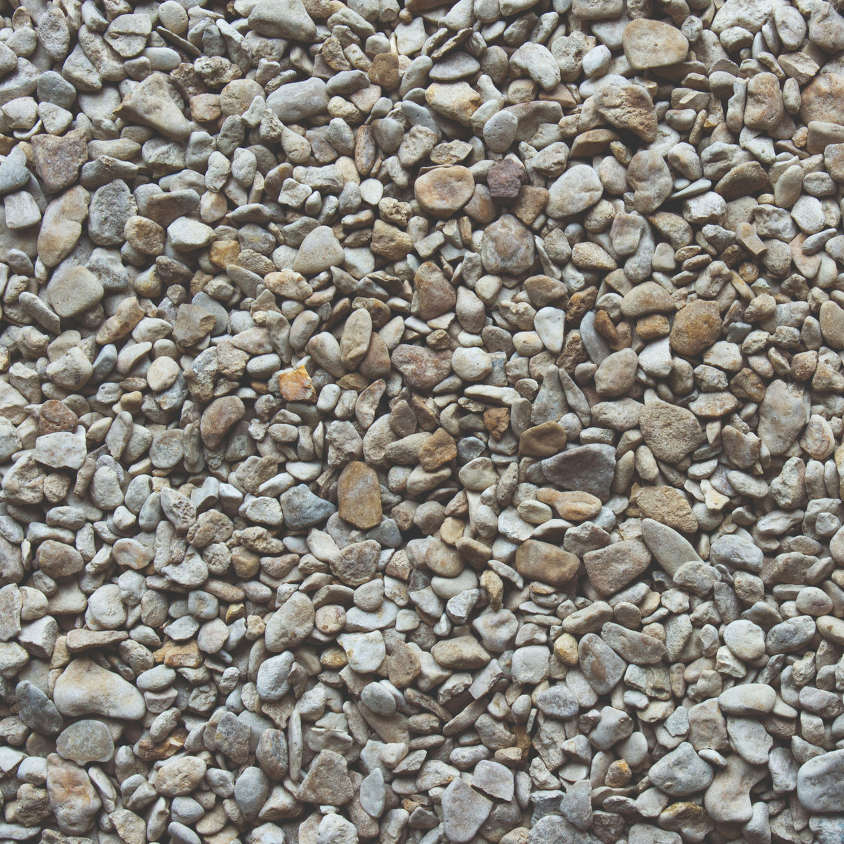 Bowland Stone Decorative 14 - 20mm South Cerney Chippings Bulk Bag - Trusted Building Supplies