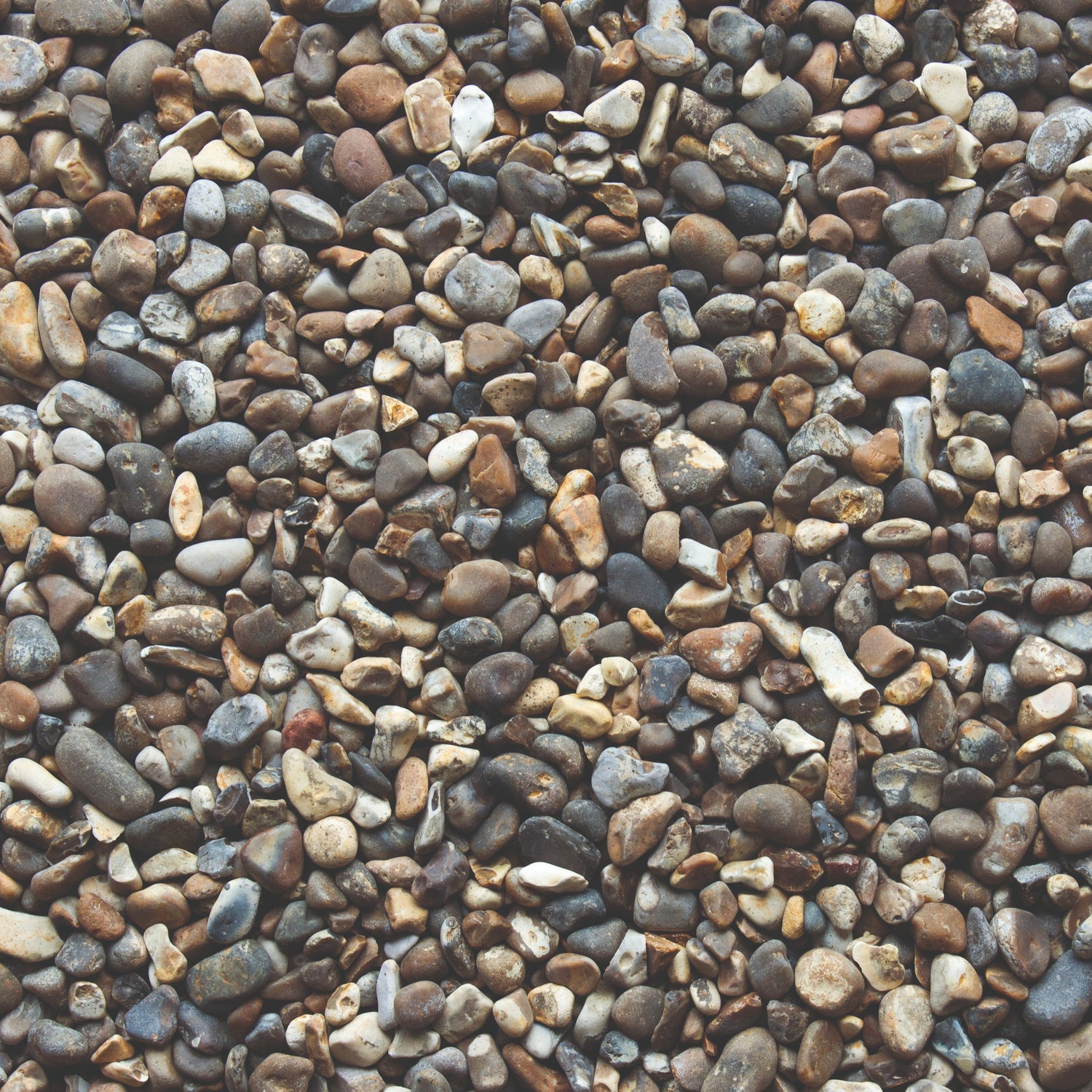 Bowland Stone Decorative 20mm Henham Blend Chippings Bulk Bag - Trusted Building Supplies