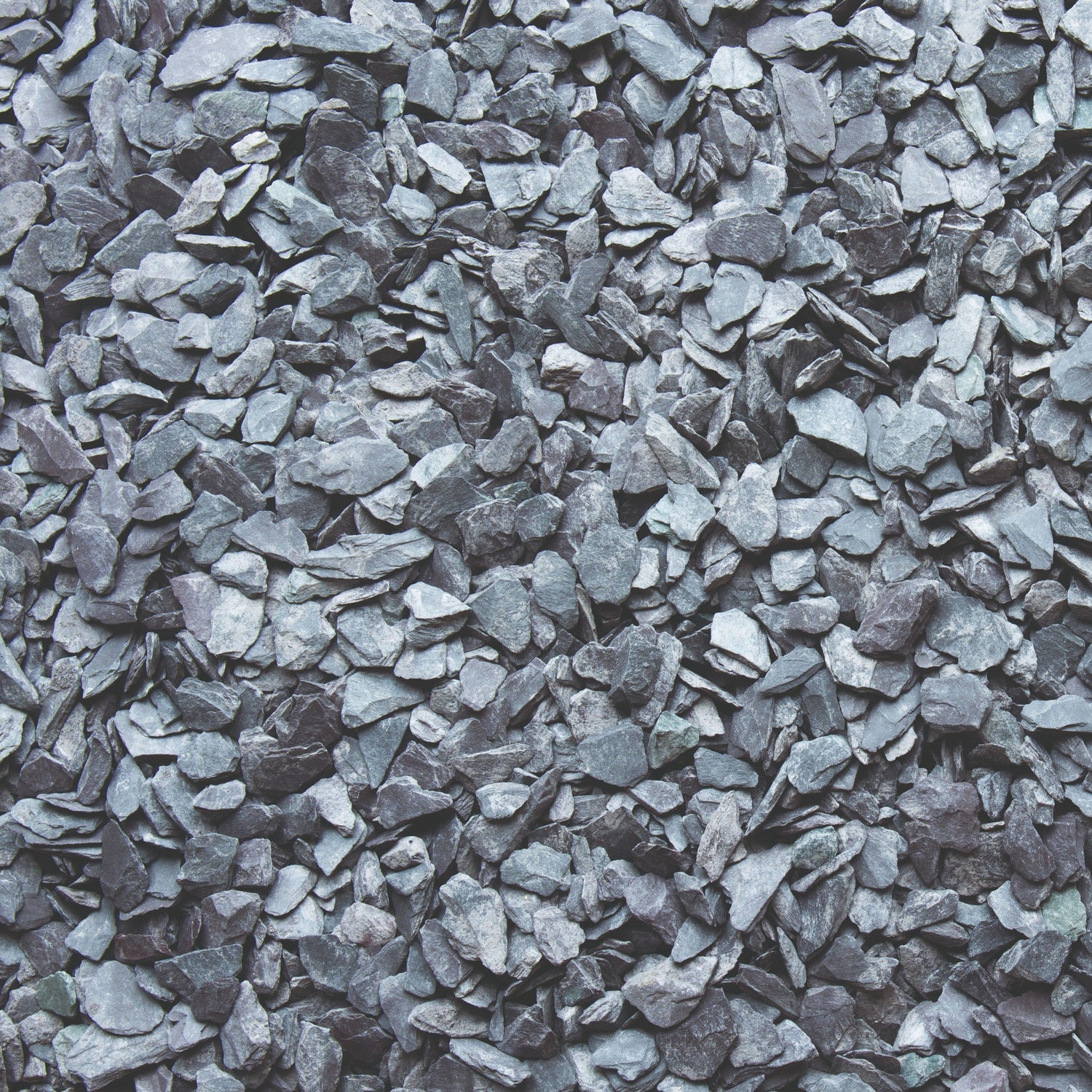 Bowland Stone Decorative 20mm Plum Slate Chippings Bulk Bag - Trusted Building Supplies