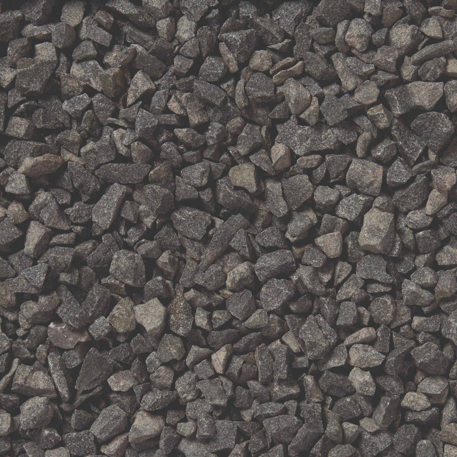 Bowland Stone Decorative 20mm Smoky Black Chippings Bulk Bag - Trusted Building Supplies