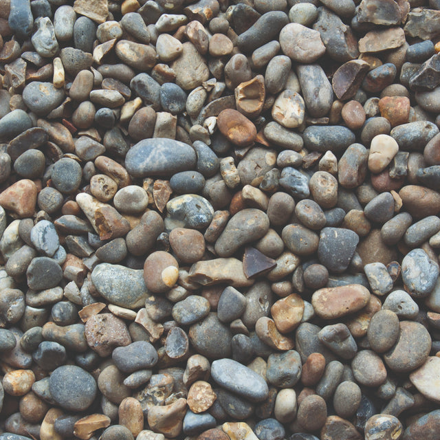 Bowland Stone Decorative 25 - 50mm Henham Blend Chippings Bulk Bag - Trusted Building Supplies