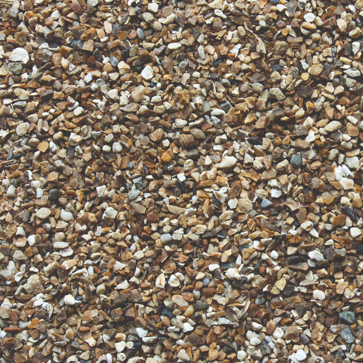 Bowland Stone Decorative 6 - 10mm Thames Valley Flint Chippings Bulk Bag - Trusted Building Supplies