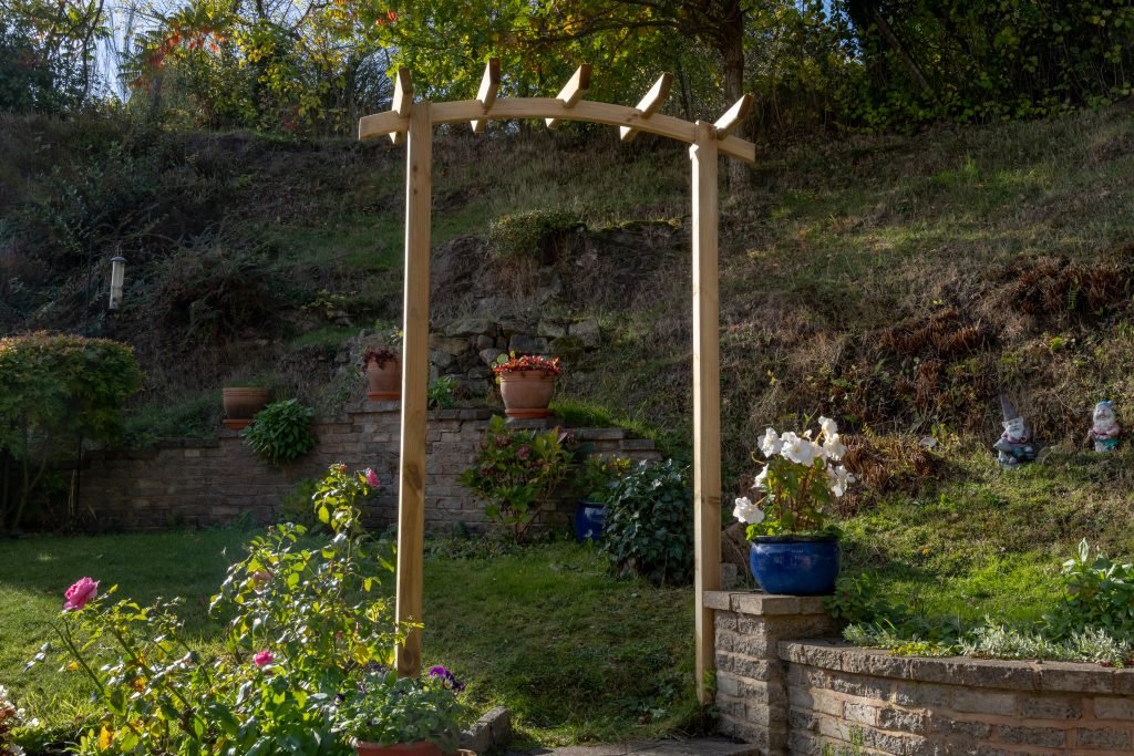 Forest Garden Hanbury Dome Top Arch - Trusted Building Supplies