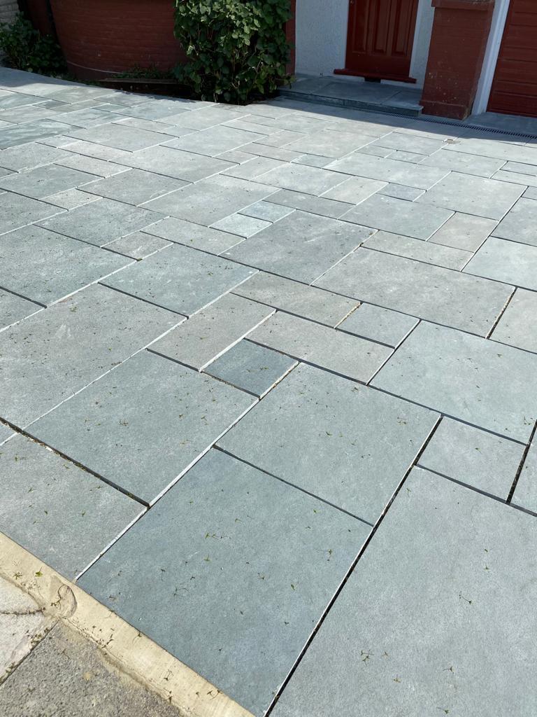 Pave World Traditional Kotah Blue Limestone Patio Paving Pack - 19.5m2 - Trusted Building Supplies