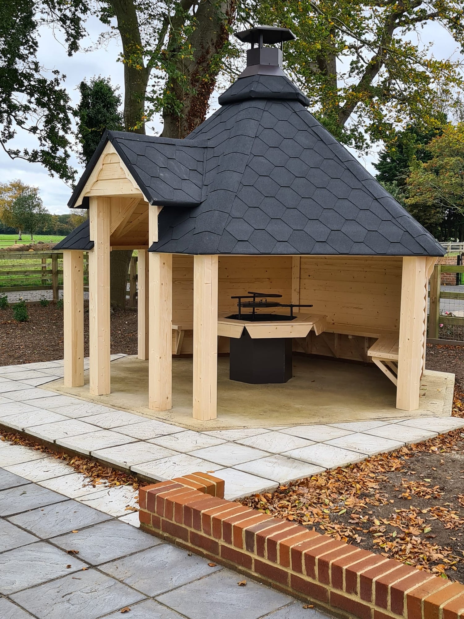 Trusted Hexagonal Bitumen Roof Shingles - Black (2.4m2 Pack) - Trusted Building Supplies