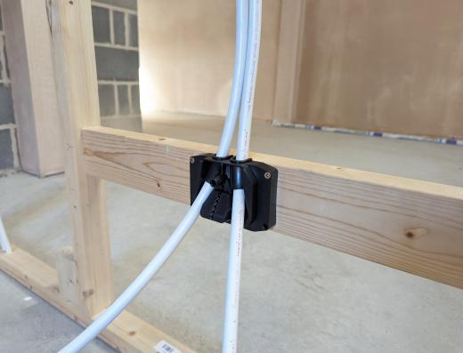 Manthorpe 15mm Radiator Pipe Guide & Seal - Box of 20