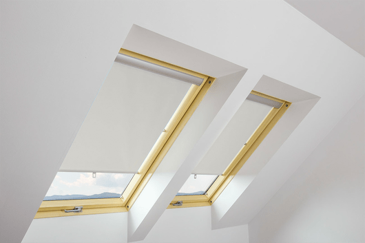 FAKRO ARS I White Manual Roller Blind - Trusted Building Supplies